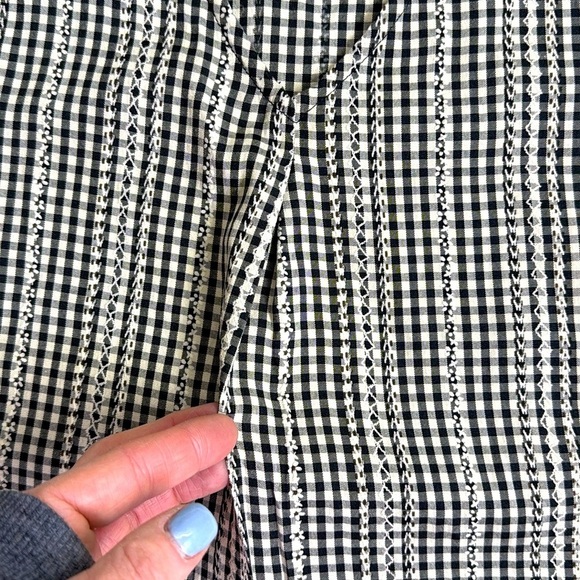 Yak & Yeti Checked Sleeveless Top - Picture 4 of 8